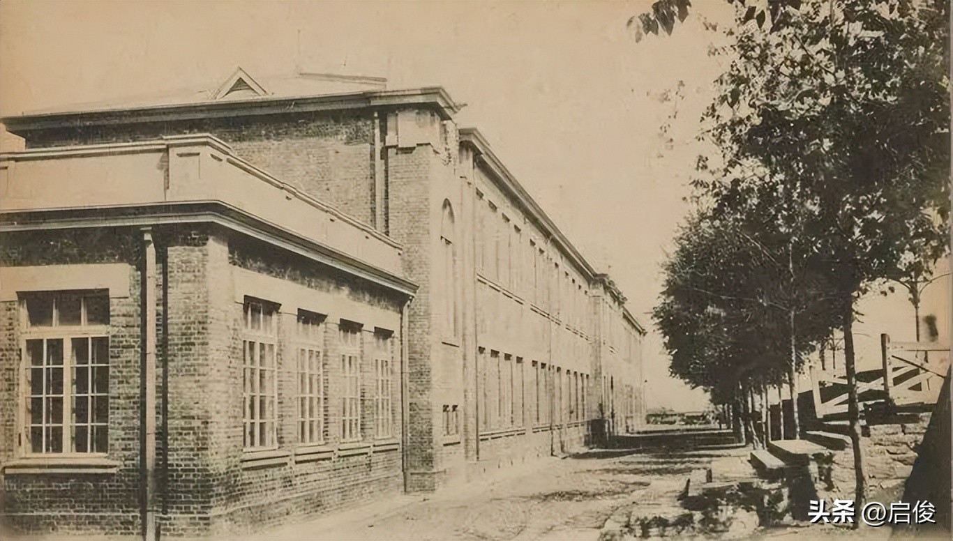 大连日本学校解放前,大连建立最早小学