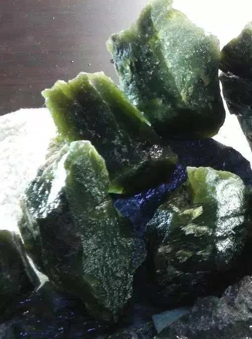 玉石的基本知识免费分享,青海玉玉石透光吗