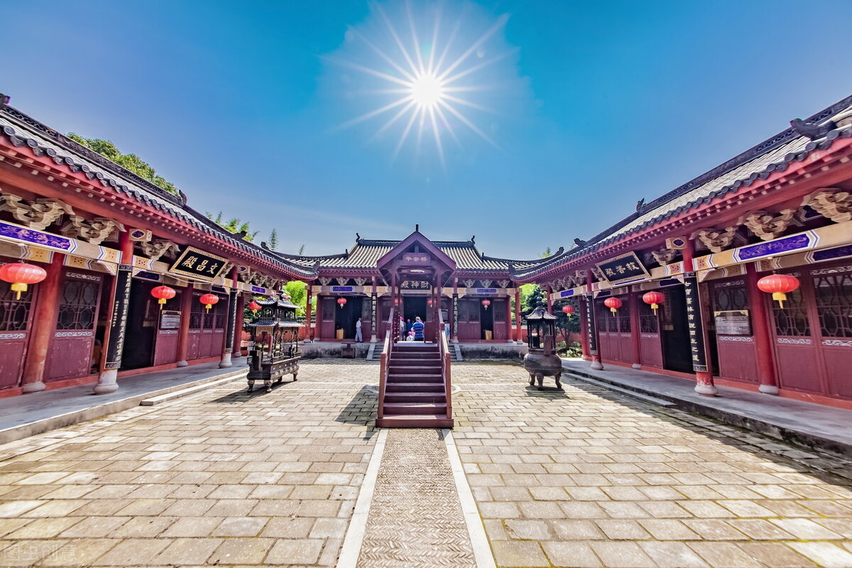 国内人气最旺的十大宗教名山,国内人气最旺十大名山