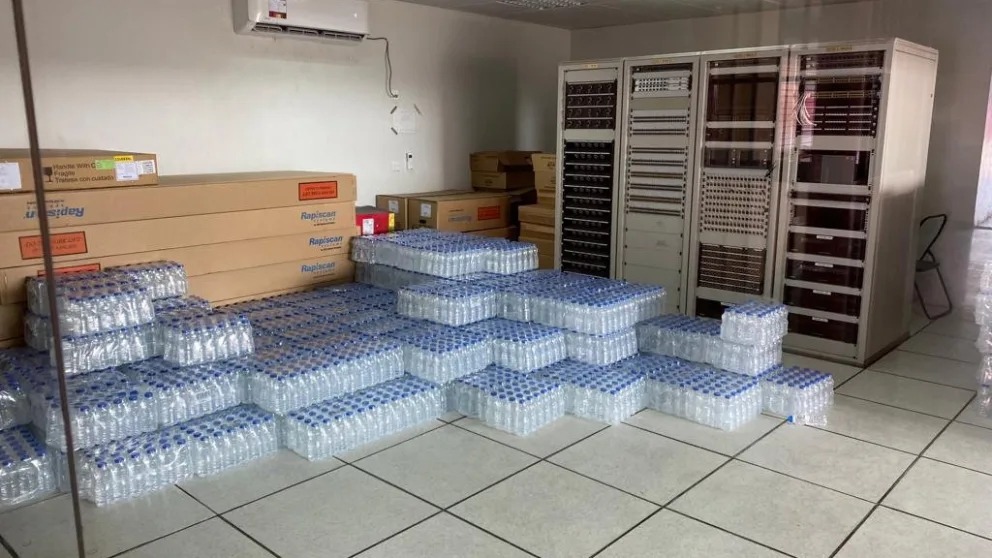 扎心！德国队回家酒店留下上百箱矿泉水，还有18世界杯没用完的纸箱