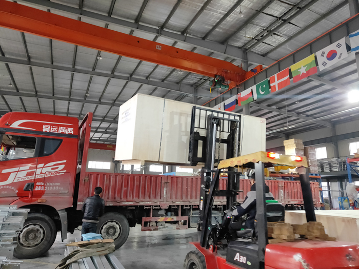 两台镭豹360全自动洗车机发往哈萨克斯坦carwashexpert