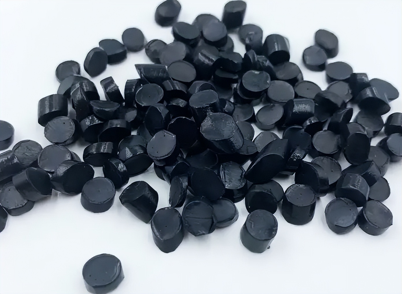 怎样区分pvc塑胶地板和pvc地板革,pvc塑胶地板优点有哪些