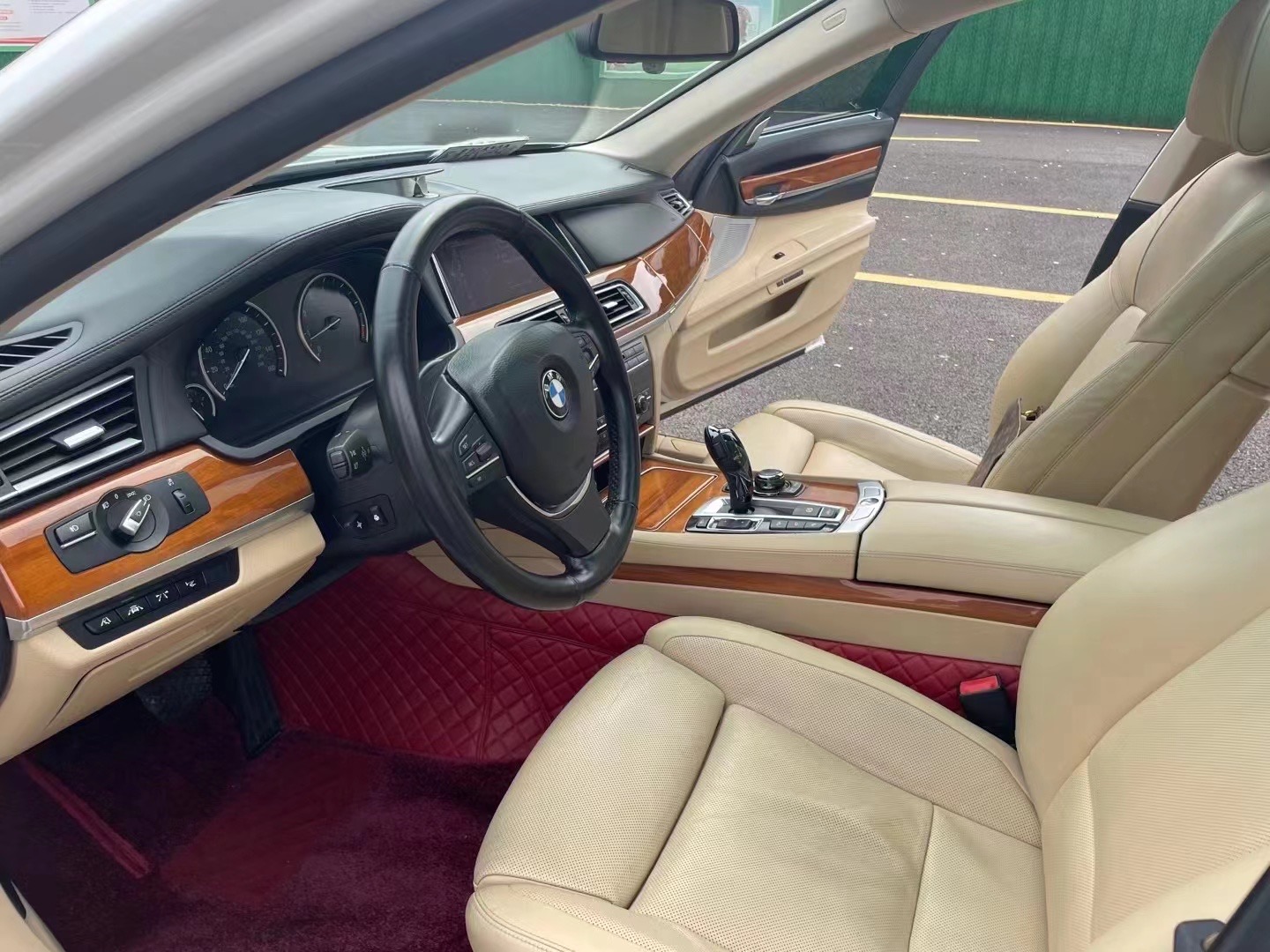 曾经百万宝马7系，如今一折都没人要，网友:烧机油