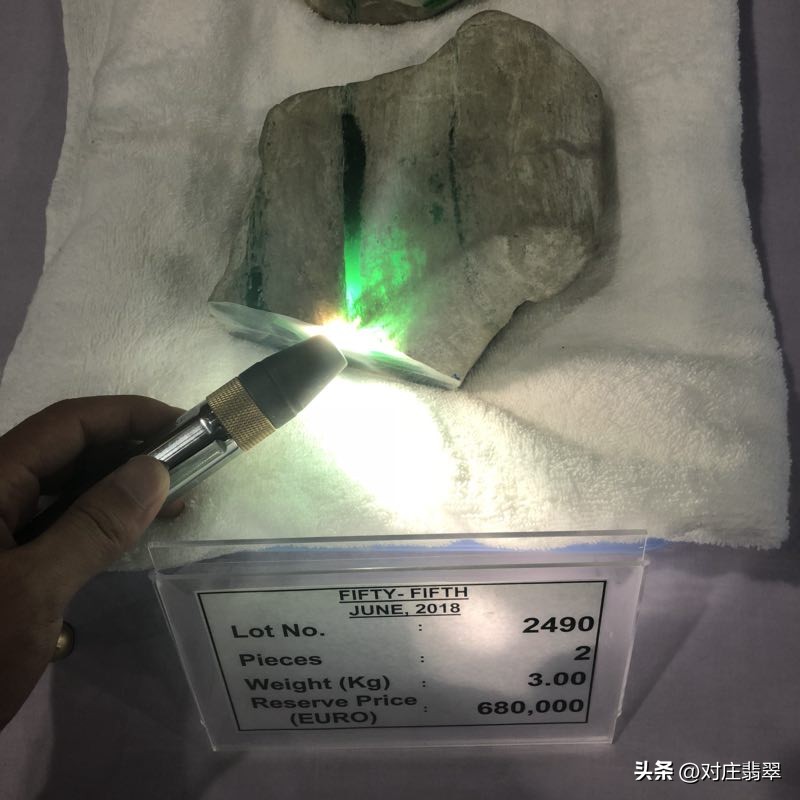 几百买翡翠靠谱吗,自己买翡翠靠谱吗