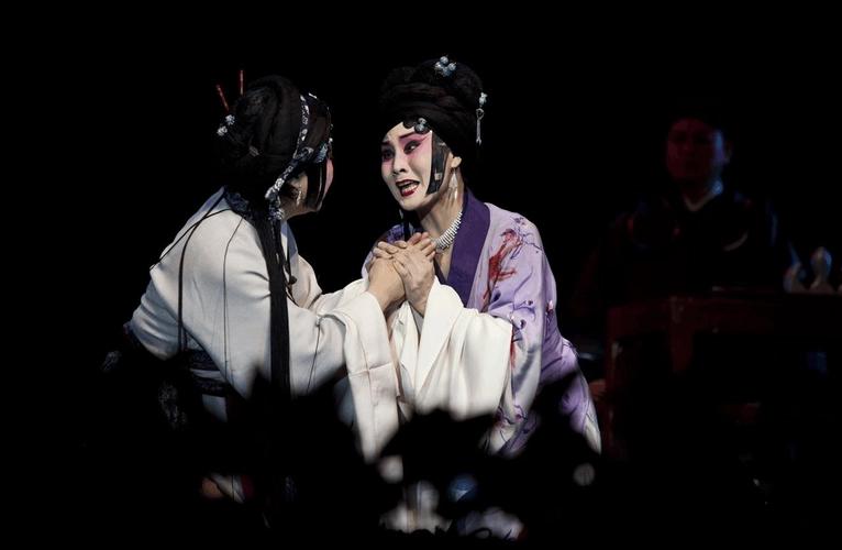 窦娥冤反映了什么样的社会现状,窦娥冤反映的社会现实及主题