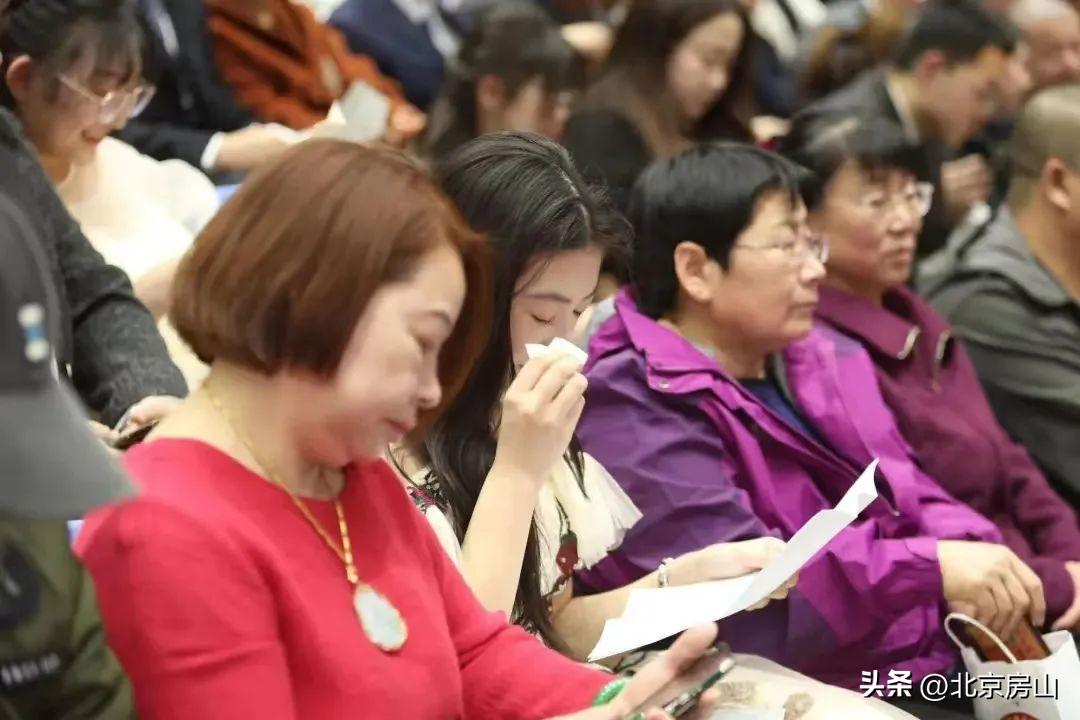 青春践行二十大奋力逐梦新征程,青春践行二十大迈向新征程视频