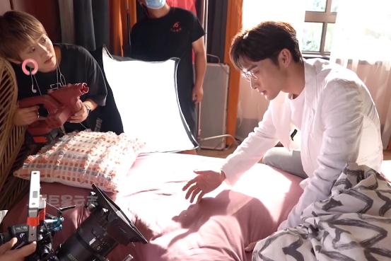 电视剧中的不忍直视,为什么电视剧拍戏只有上半身