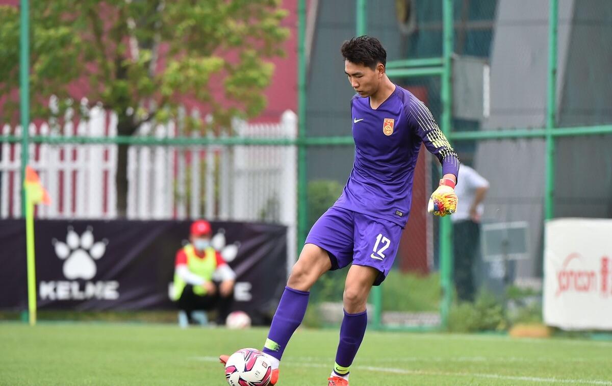 泰山守门员失误,山东鲁能泰山亚冠门将失误