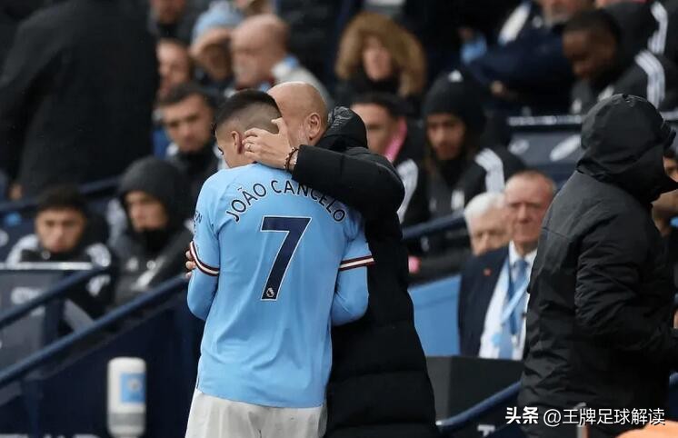 曼城震撼全胜击溃阿森纳防线,曼城英超夺冠之路