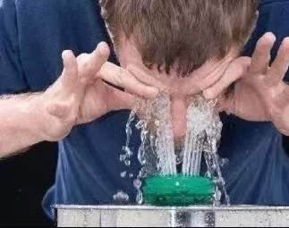 清水洗眼睛保护眼睛,清洗眼睛的护理方法