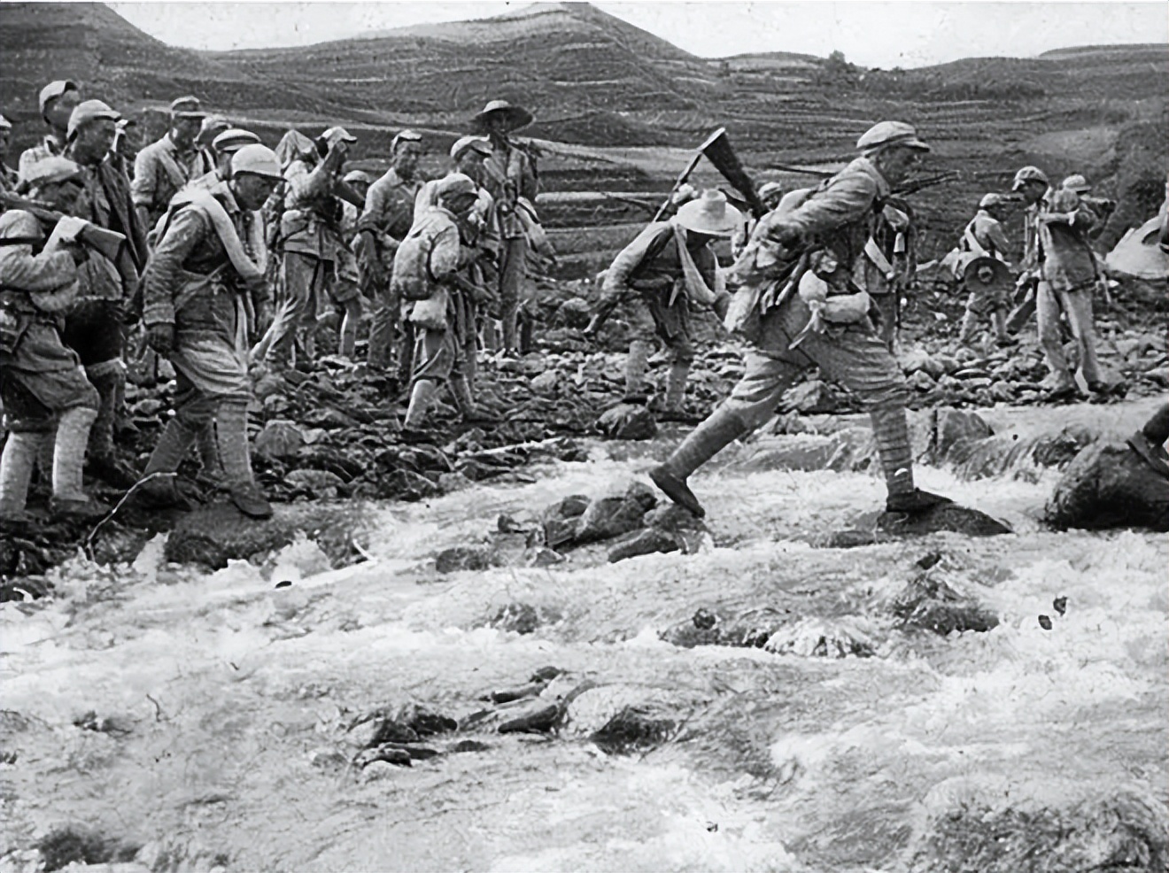 华东有陈粟,东北有林罗,中原有刘邓,为何西北彭德怀没有搭档?