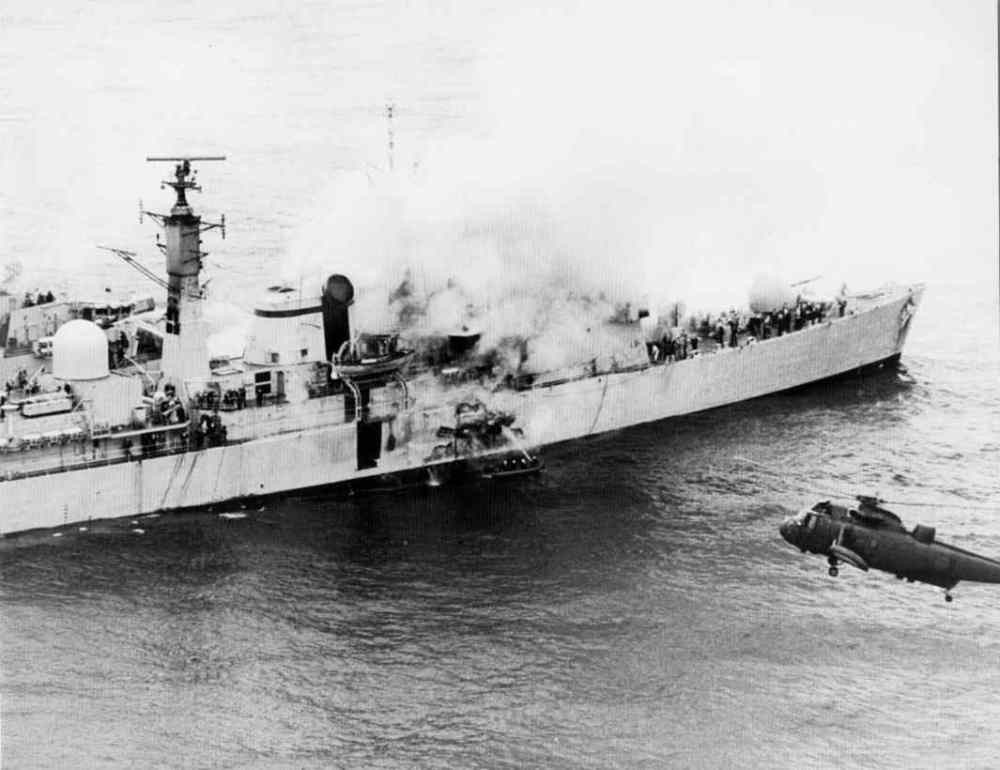 英国不要欧洲了：2025年掏空家底，也要向亚洲派一支航母战斗群