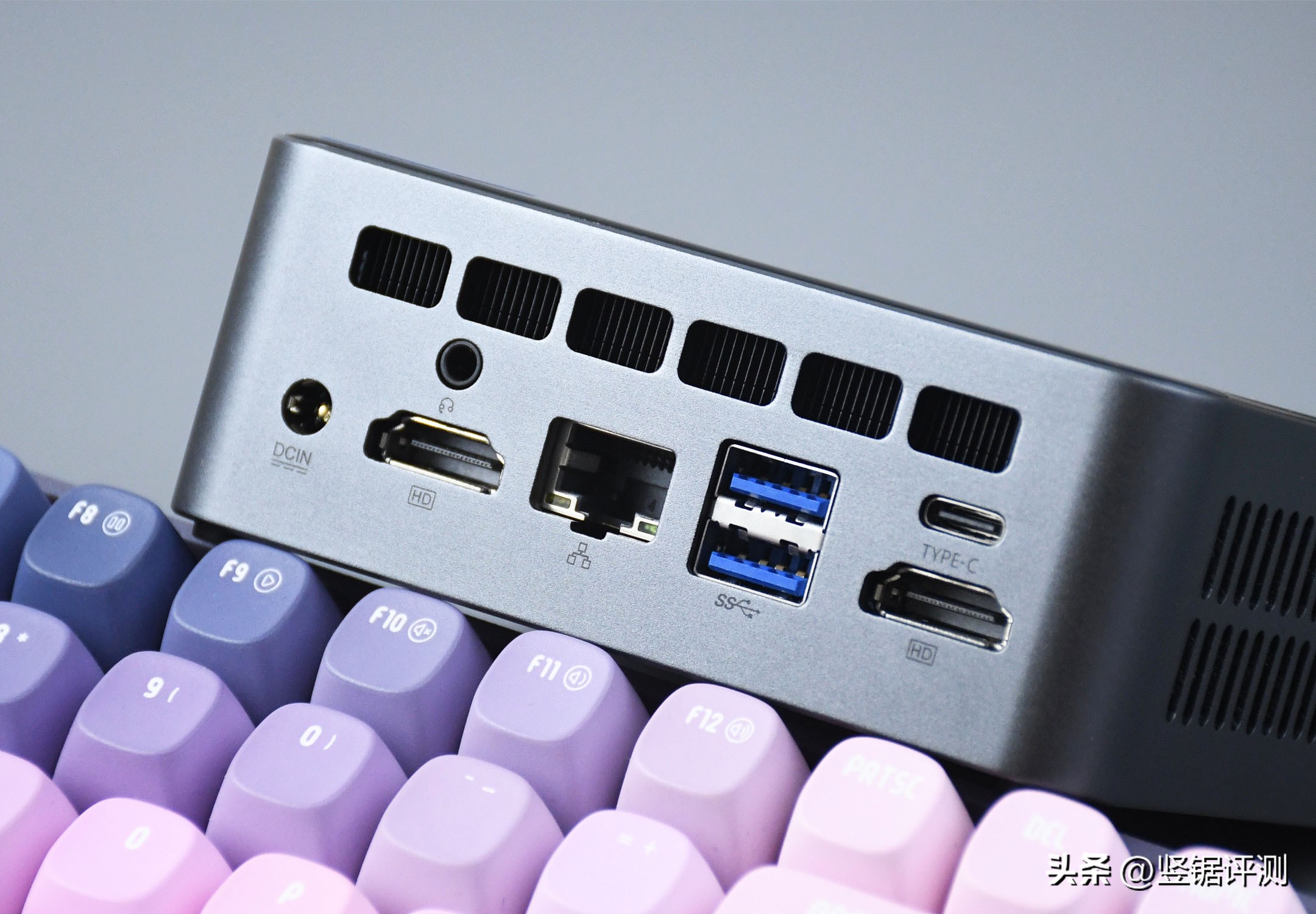 极魔客m2迷你主机,极摩客k6和m2哪个玩游戏比较好