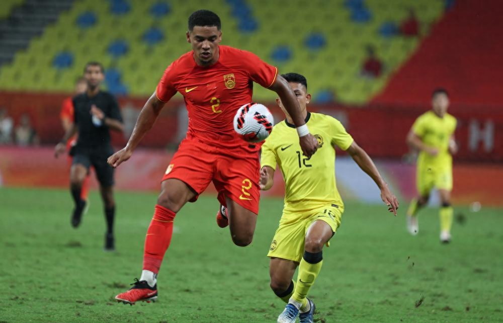 国足0-1不敌叙利亚球迷反映,国足输球后球迷反应完整版