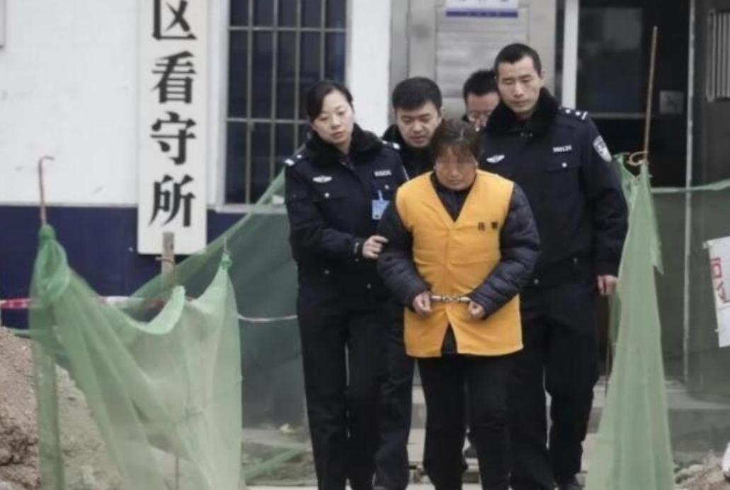 14岁女孩被警察逮捕,14岁女孩被警察抓后续