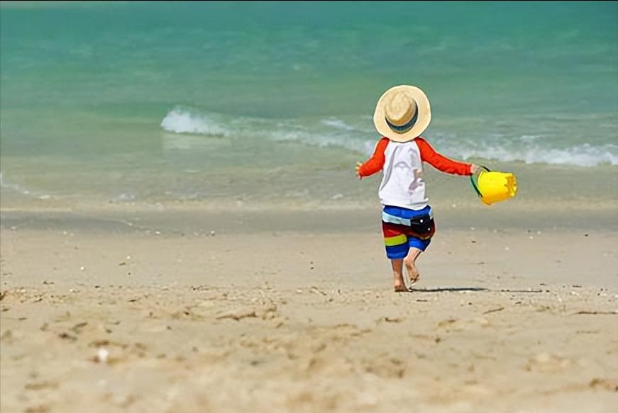 河沟捡熊猫奇石,捡到国宝熊猫奇石