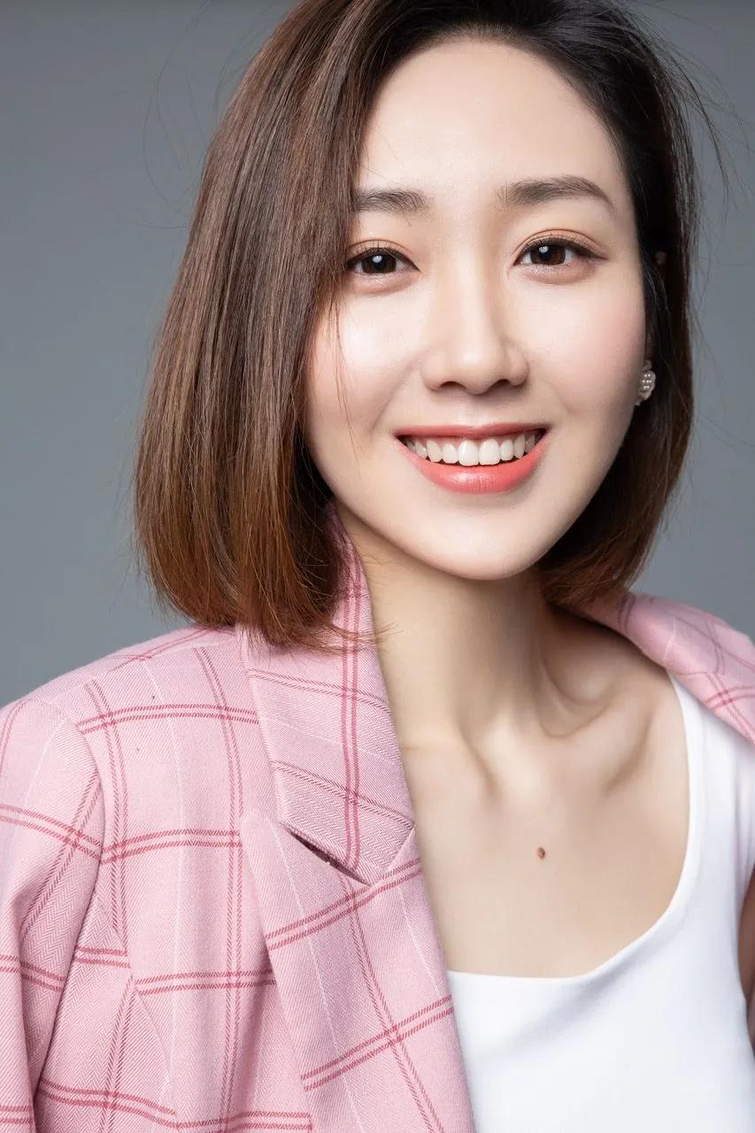 春晚主持人王嘉宁简历资料,春晚新面孔主持人王嘉宁