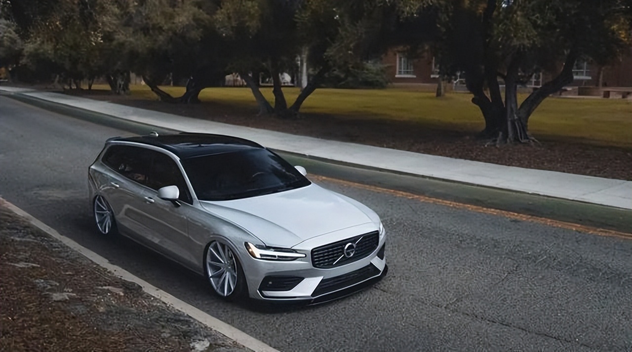 开BBA的不一定是有钱人，买这4款车才算有魄力，网友：真不差钱