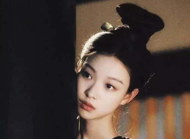 倪妮和井柏然哪一年分手的,倪妮先跟冯绍峰还是井柏然