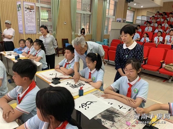 开封八中书法名家进校园,小学书法名家进校园活动美篇
