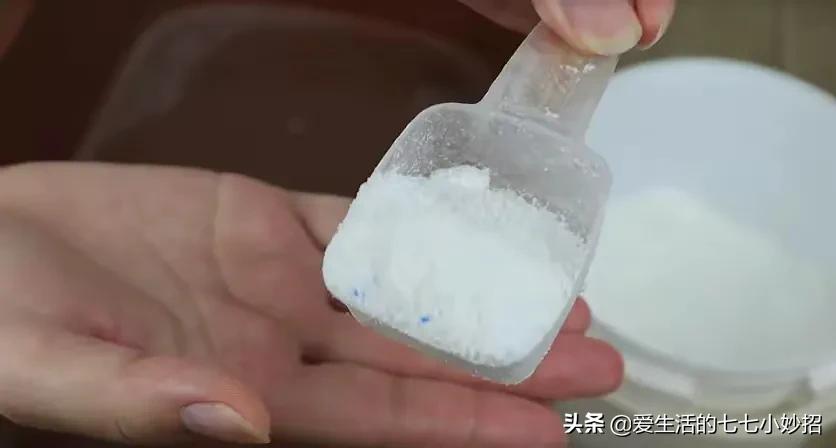 不用再买蟑螂药了教你一招,灭蟑螂的小妙招别再用蟑螂药了