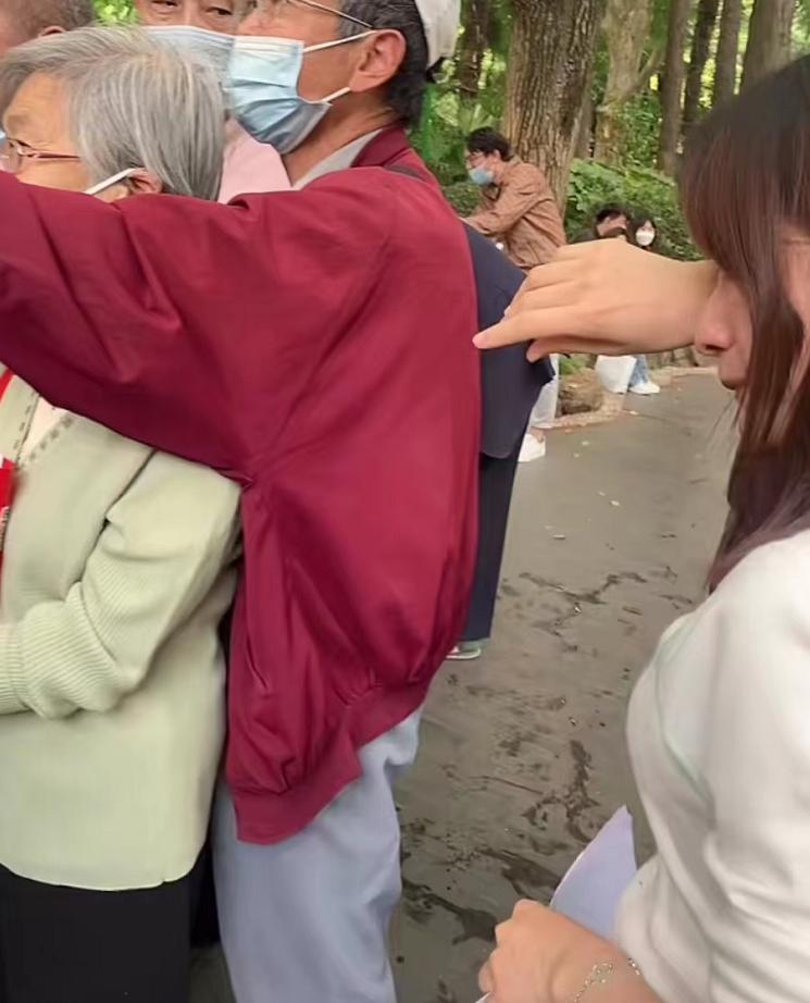 杭州90后女网红研究生相亲 (研究生相亲女网红)