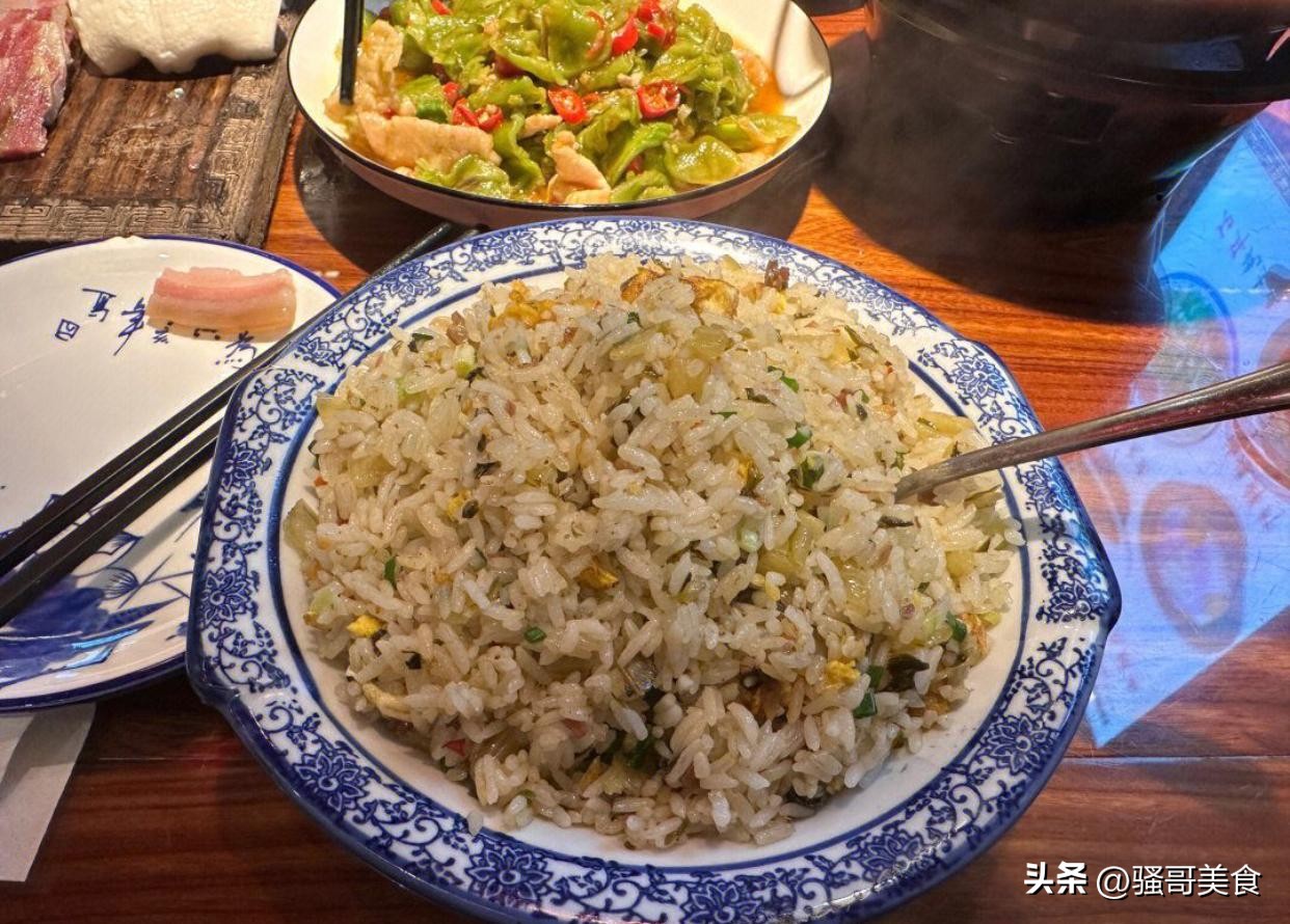 理发师惨遭离婚，转店买车游黄山，放飞自我