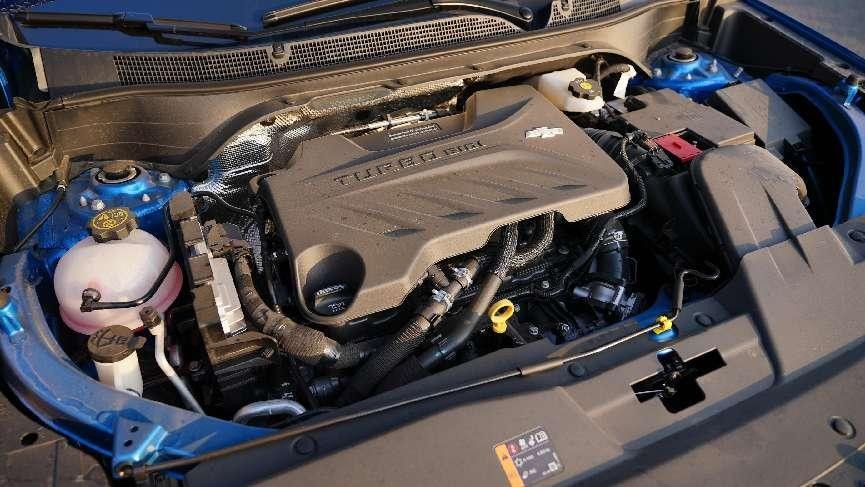 试驾雪佛兰科迈罗锋芒版,雪佛兰科迈罗潮智版和蜂巢版