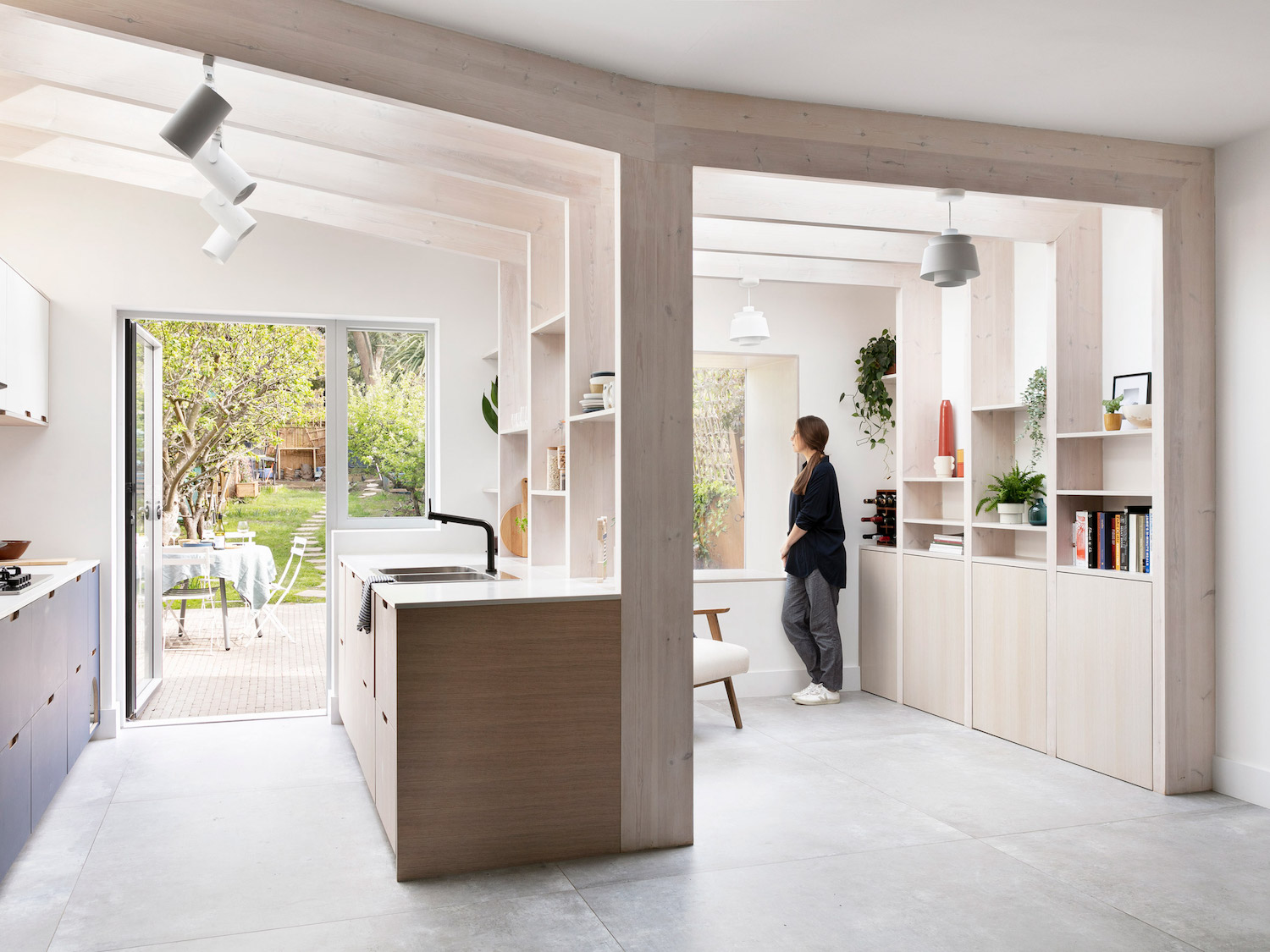 浼︽暒璞崕浣忓畢椤跺眰鍏瘬,浼︽暒鐜颁唬璞畢鍏瘬