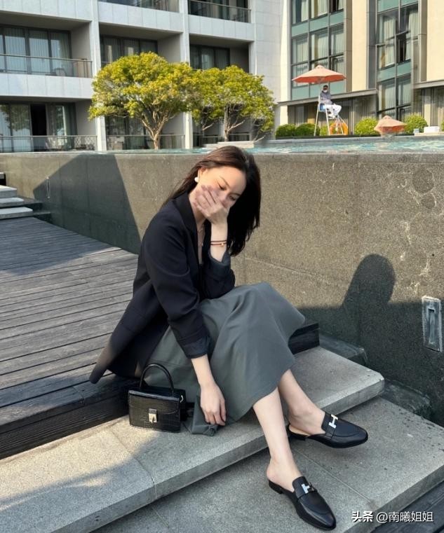 懒人鞋慵懒风搭配,夏季百搭潮流懒人鞋