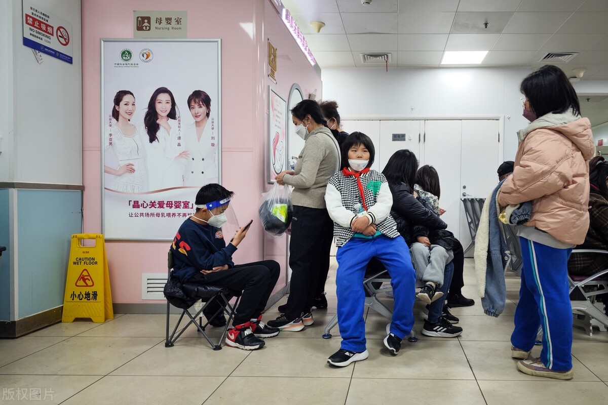 流感高发期儿科门诊爆满,北京流感进入高发季