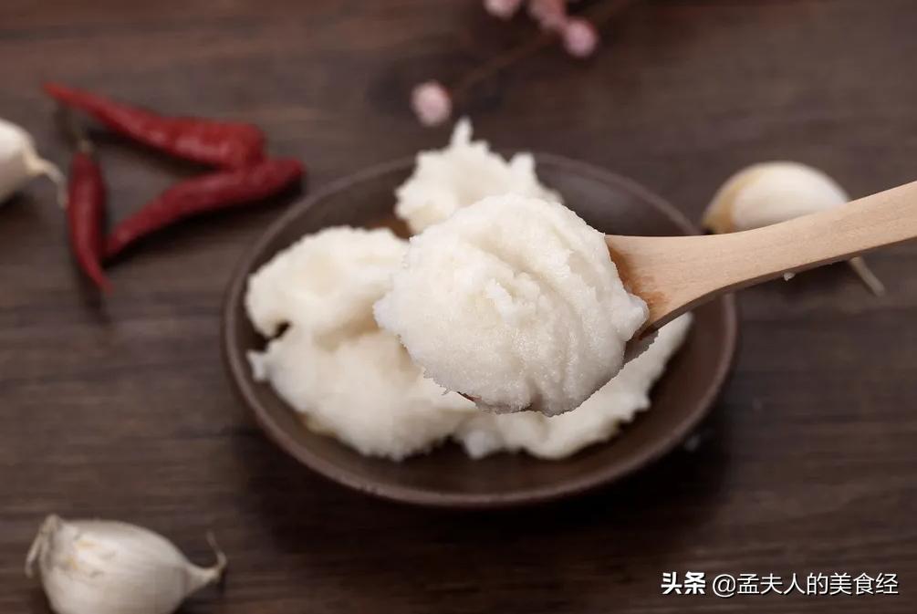 怎样能把猪油炼得又白又好吃呢,怎样才能炼出雪白的猪油