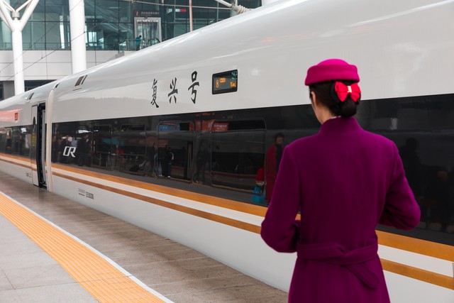 高铁乘务专业就业岗位,初中生高铁乘务专业