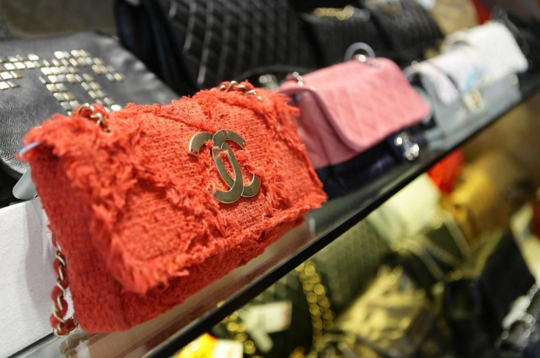 梵克雅宝耳环红色贝母正品价格,梵克雅宝四叶草耳环鉴定真假