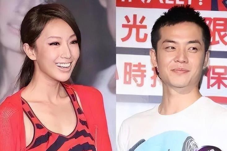 周迅口中的“炒作女王”陷害王心凌,红毯故意“暴露”吸引眼球!