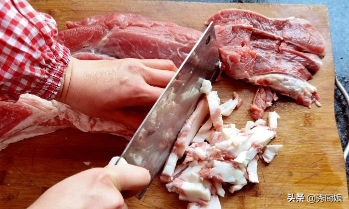 灌好的香肠，最忌直接晒，牢记6个技巧，腊肠鲜香入味，好吃不腥