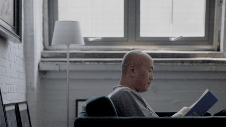 自称“野路子”出身，他却拍出口碑异常火爆的神片