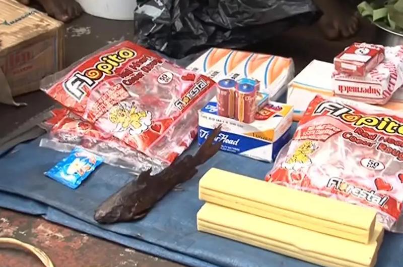 穷国地狱之船！无水无电无厕所，2000人挤爆还在上面生孩子