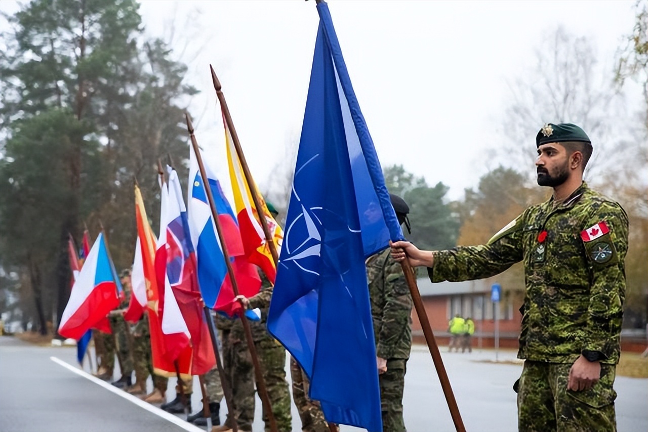 冰岛到底有多奇葩,冰岛为何只有37万人口