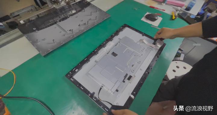 显示器闪黑维修视频,显示器维修黑屏有背光