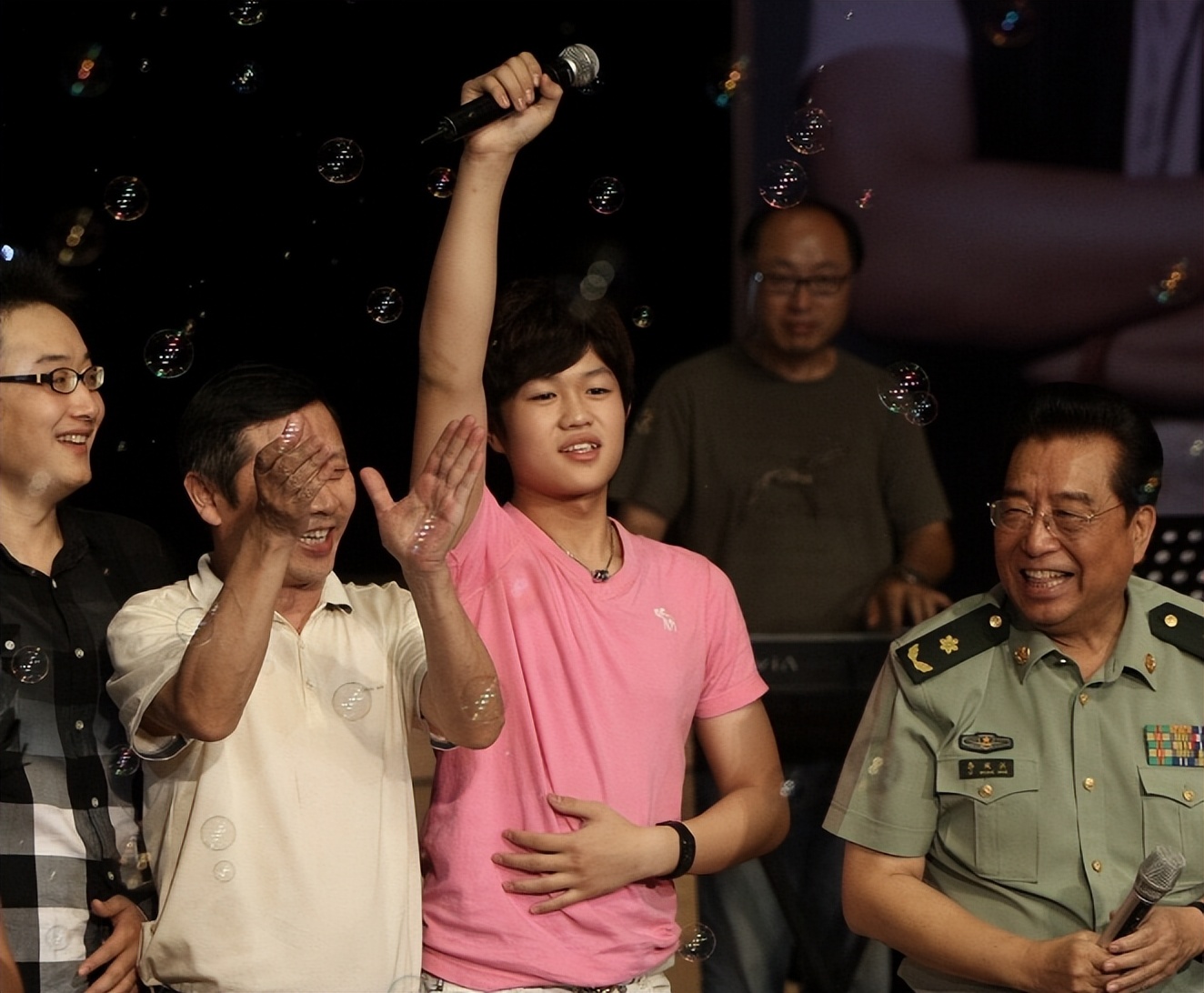 轮奸被判10年的李天一，改名换姓出狱后，最恶心的一幕还是发生了