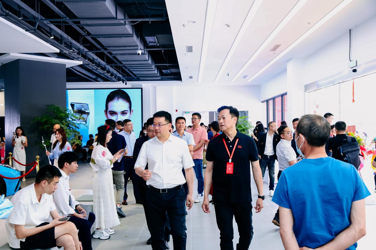 京东新百货仓储直播,京东新百货基地