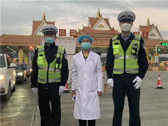 中央电视台李文亮医生全部视频,钟南山等专家谈李文亮医生的事迹