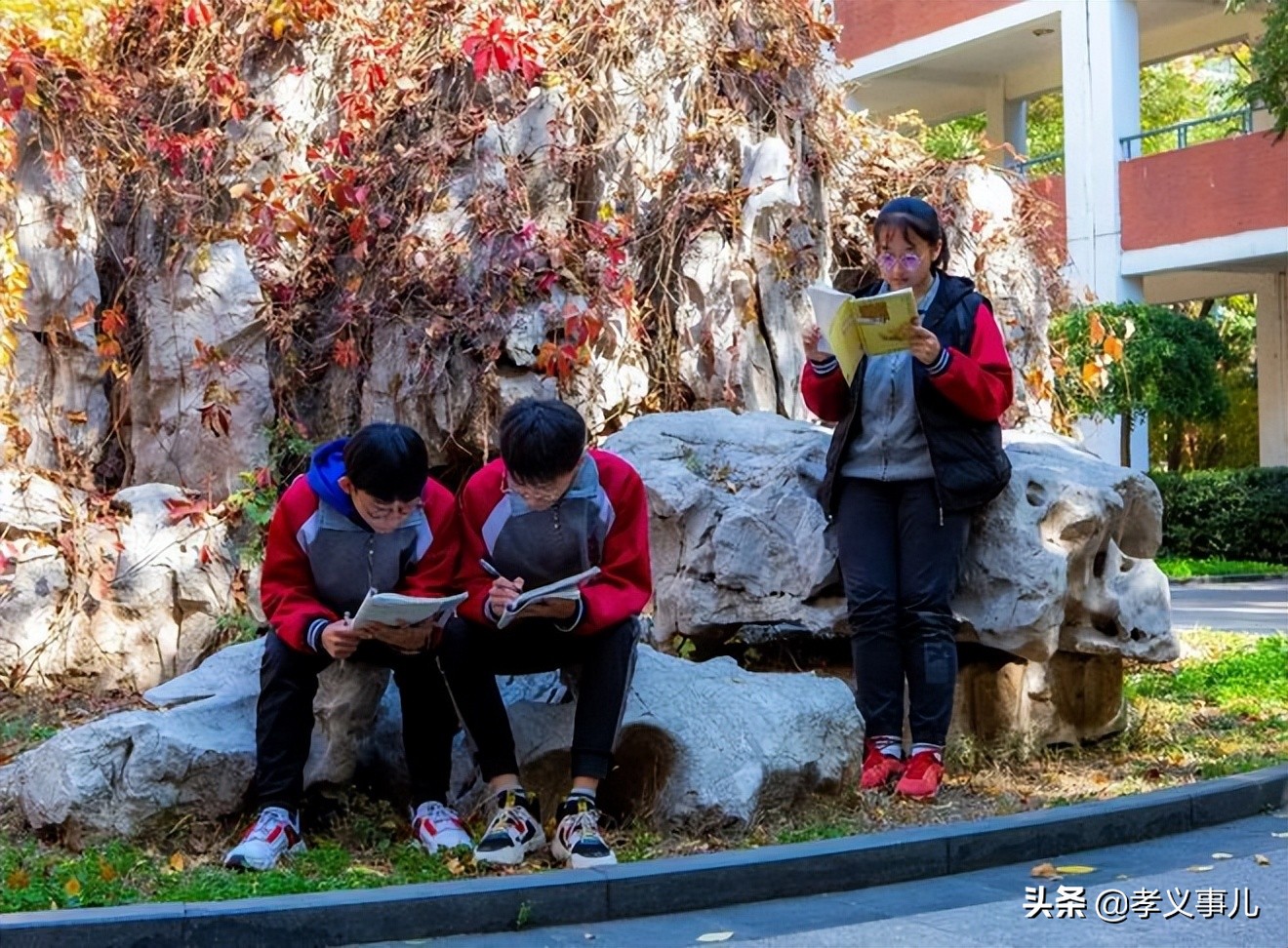 70年栉风沐雨70载春华秋实,70年栉风沐雨70年砥砺前行