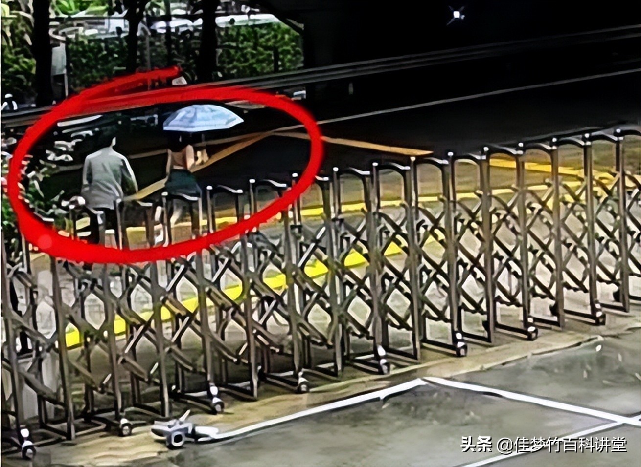 男子偷衣服被监控拍到了,男子偷消防车被抓