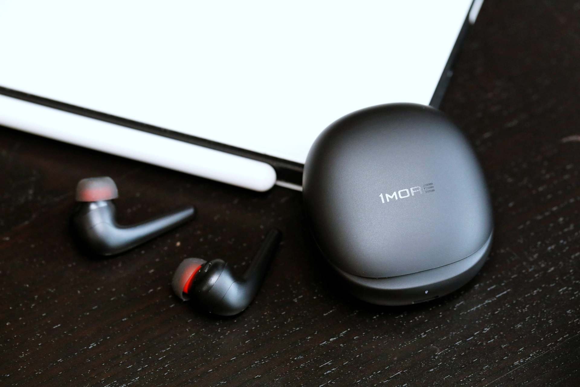 1moreaero空间音频降噪耳机评测,1more万魔舒适豆降噪版耳机测评