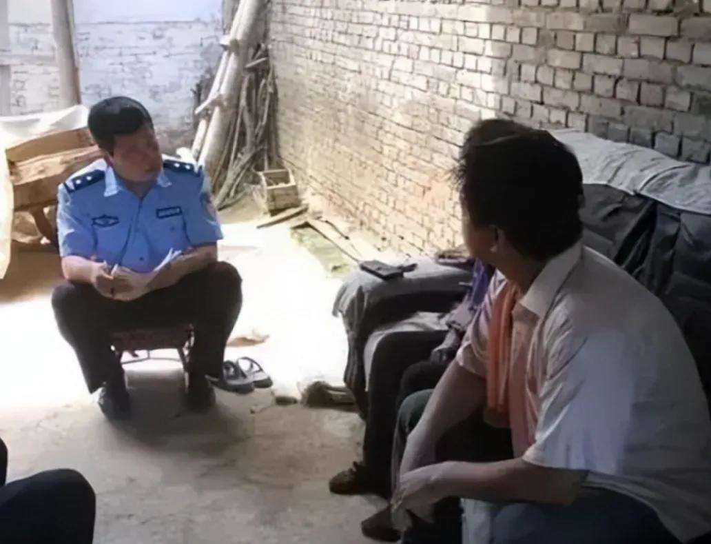 村民家的宠物狗叼回来一根脚趾头，牵扯出背后一起杀人抛尸长江案