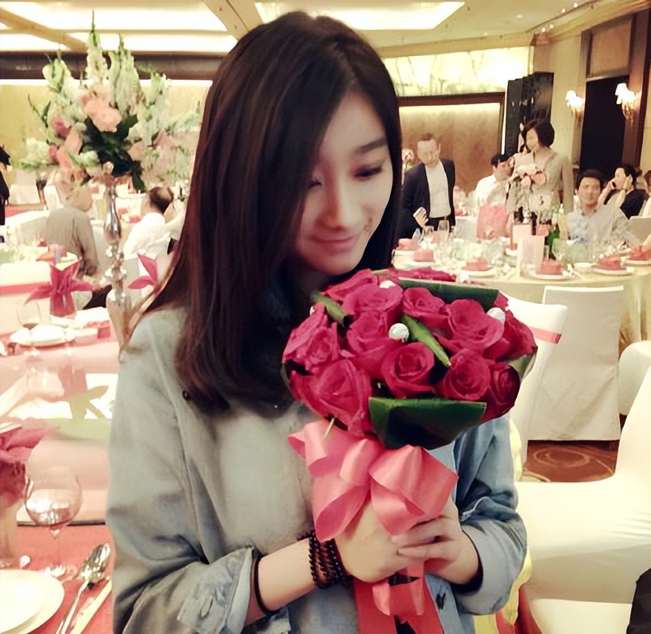 艺体女神王曼亲私密故事？浙大校花颜值不输张豆豆？曼亲生活细节