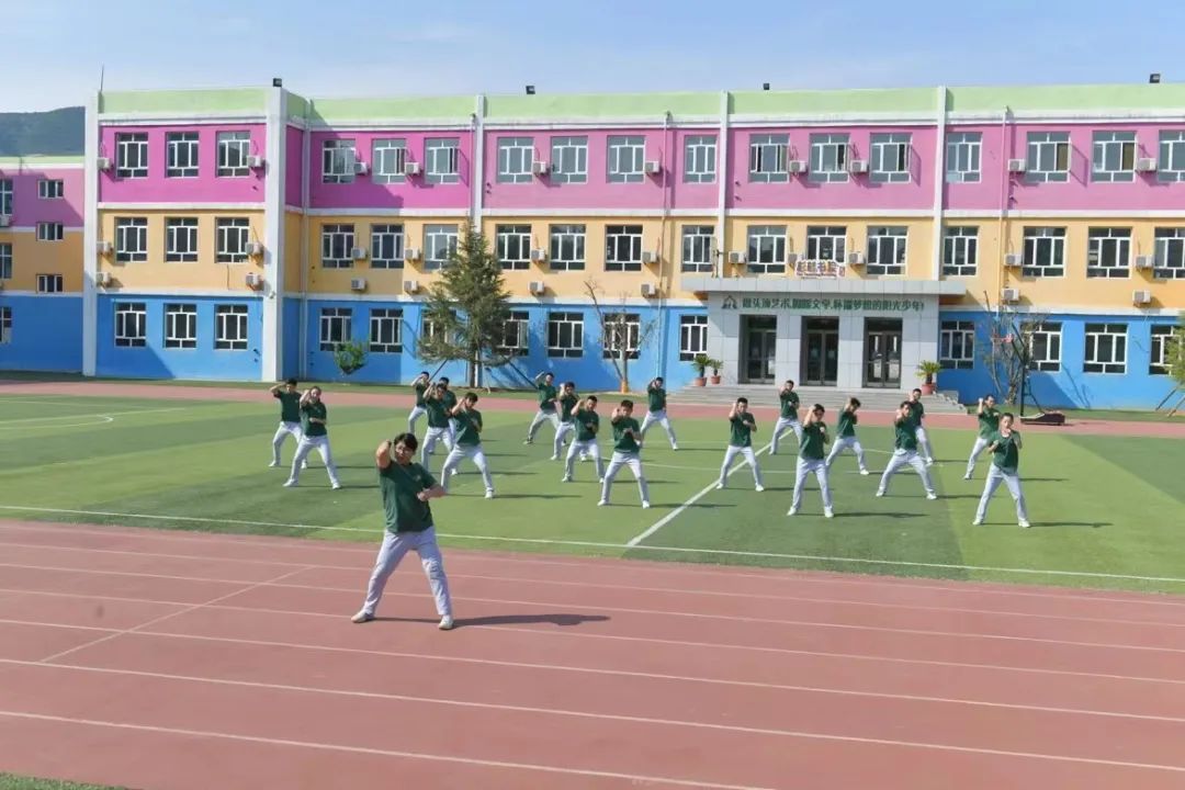 对刘畊宏的描写,刘畊宏很拽的角色