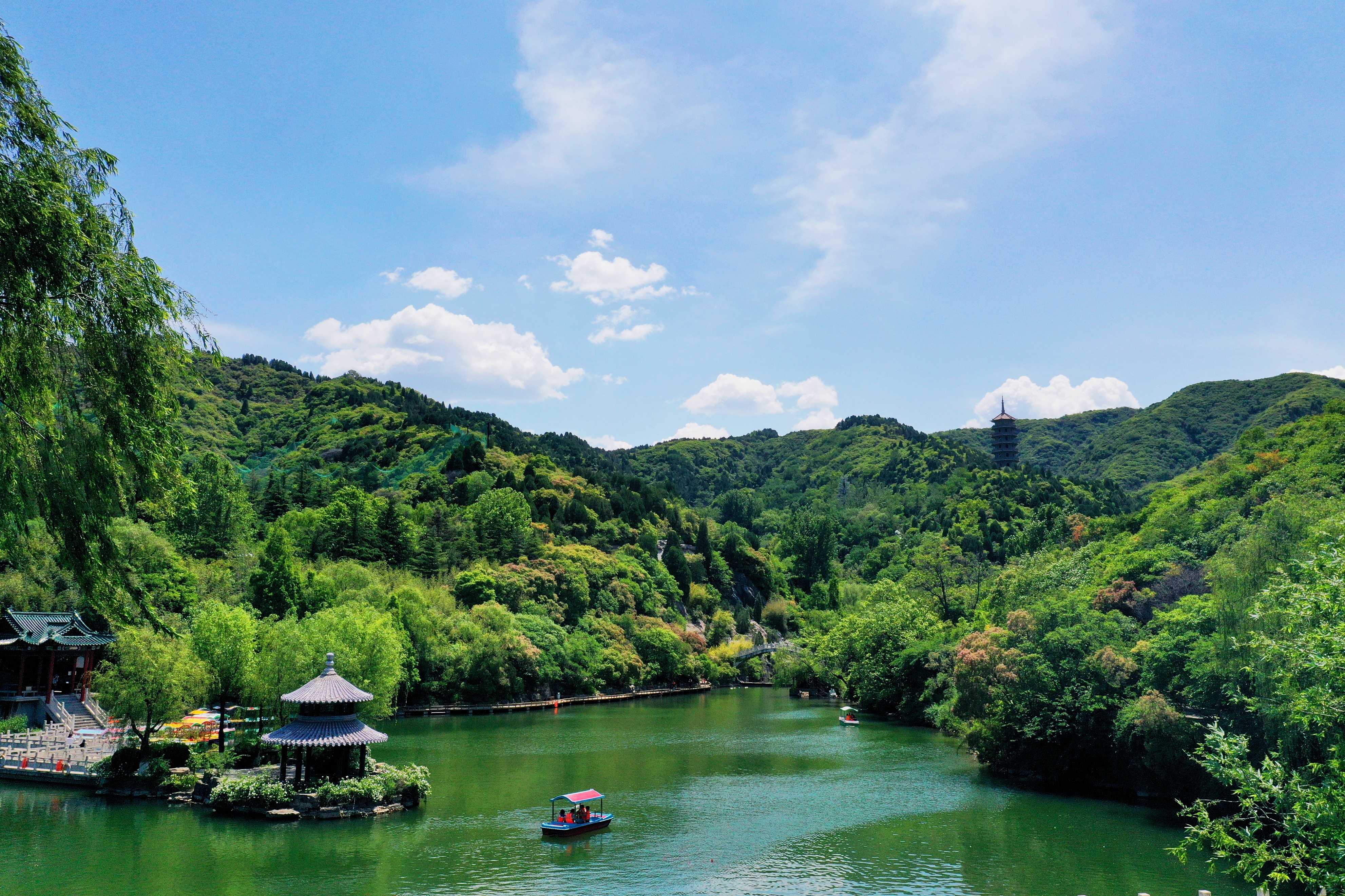 济南红叶谷夏令营篝火晚会,济南十四天夏令营推荐